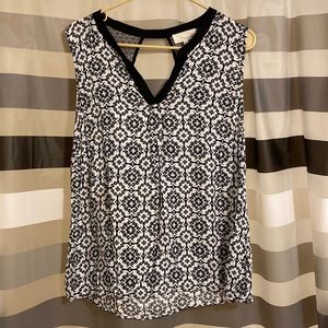 Black & White Sleeveless Blouse Sz. L by DEPT222